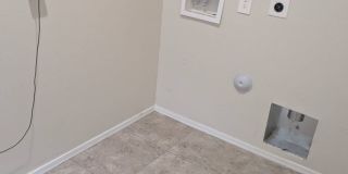 1831 W Broadway Gallery 8