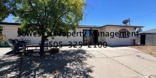 FULLY FURNISHED 4 Bedroom 2 Bath with Breathtaking Views Gallery 19