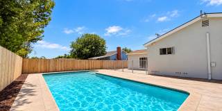5 Bed 3 Bath Home Near Campus with a PRIVATE POOL! Gallery 1