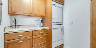 Elegant Riverfront Condo with Panoramic Views & Modern Comforts in Vancouver, WA Gallery 9