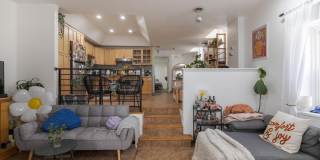 1108 LOCUST Street Gallery 3