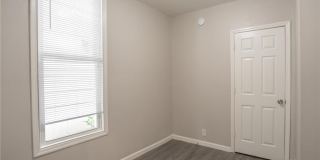 1125 Margaret Street Gallery 8