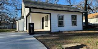 Newly remodeled 3 bedroom 2 bath across from Park! Gallery 1