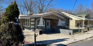 4 Bed / 2 Bath Home Located Downtown Corbin Gallery 1