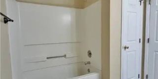 5532 NE Robmont Drive Gallery 31