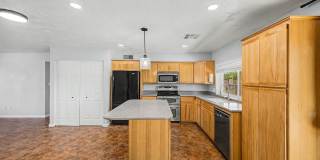 3 bed/2 bath Mesa home with a pool Gallery 12