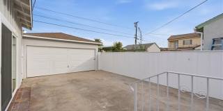 2917 Del Amo Gallery 21