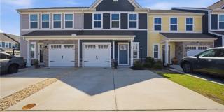 529 Bright Red Run Gallery 1