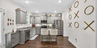 Like-New 4 bedroom 2.5 bathroom home with Custom Touches, open floor plan AND a Cul-de-sac lot! Must see! Gallery 12