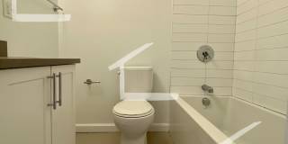 Nice 2 bed in Brookline Gallery 5