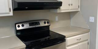 Remodeled 3 Bedroom near Moore Gallery 11
