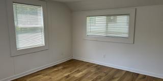 307 West Ells Avenue Gallery 23