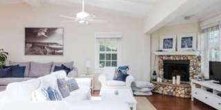 2323 Grand Canal Gallery 25