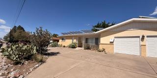 Garden home in Sandia Ridge Gallery 1