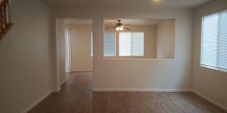 Lincoln Crossing, 2 Story 4 Bedroom, 2.5 bath, 2225sqft, Access to Clubhouse Pool & Amenities, Cul-de-sac, Large Rear Yard Gallery 11