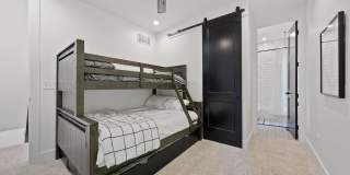 198 West 6th Avenue Gallery 16