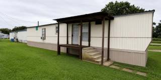 3 Bedroom 1.5 Bath Mobile Home located in Bent Oak Trailer Park Breaux Bridge. La Gallery 1
