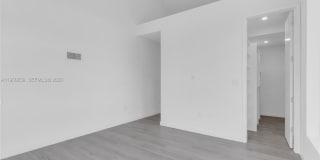 3204 Plaza St Gallery 19