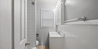 1405/1407 Marshall Ave. Gallery 13