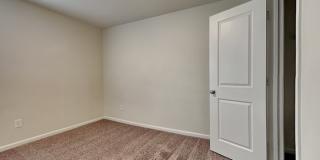 1642 Commendable Court Gallery 14