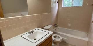Duplex close to downtown Springdale, walking distance to fast food and medical Gallery 6