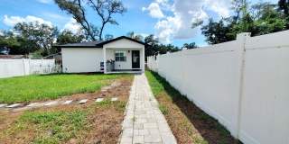 922 W Knollwood St Unit 2 Gallery 1