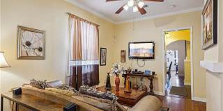 1510 Saint Anthony Street Gallery 21