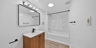 511 Brown Street Gallery 12