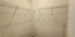 1513 Bat Hawk Street Gallery 30