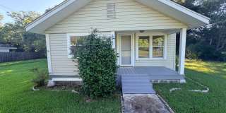 2BD/1B Charm in the Heart of Hahira Minutes from Moody AFB! Gallery 1