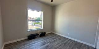 Beautiful 2024 Built 3 Bedroom, 2 bathroom home with RV Parking Gallery 17