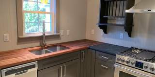 2BR, 2.5 Ba End unit townhouse in Pikes Place 2BR, 2.5 Ba End unit townhouse in Pikes Place Gallery 6