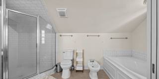 111 Pollock St Gallery 20