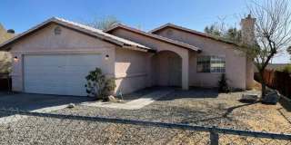 Spacious Home For RENT: 3 Bed / 2 Bath, Fenced in yard + 2 Car Garage!  MOVE IN READY! Gallery 9