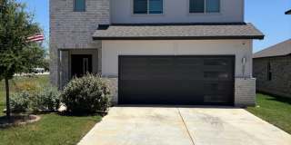 4 Bedroom 2.5 Bathroom Georgetown Home: Tres Tierras Subdivision Gallery 1