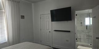 Beautiful Renovated Historical Home by Downtown SA! Gallery 42