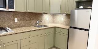 204 S Reeves Dr Gallery 10