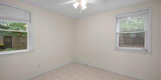 Southside Savannah Gem – 4BR Home in Windsor Forest with Sunroom & Patio Gallery 15