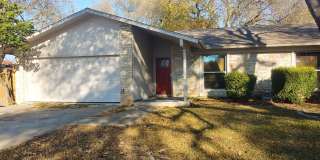 4 Bedroom, 2 Bathroom Home on Cul-de-sac in North Austin! Gallery 1