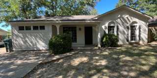 Renovated 4 Bedroom 2 Bath Home with Bonus Room for Rent! Gallery 1
