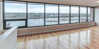 The Hudson Gallery 13