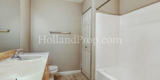 Bright Ground-Floor Condo with Private Patio in Beaverton Gallery 9