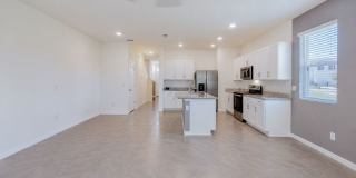 Like-New End-Unit 3 Bedroom Townhome Gallery 18