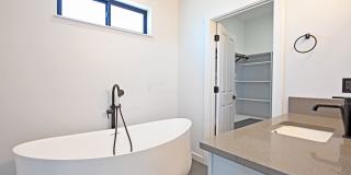 1495 Oxbow Gallery 46