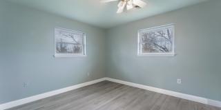 Great Location near Walmart Campus Gallery 14