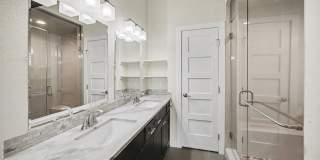 Stunning Luxury Home in Sunnyside **Move-In Special** Gallery 17