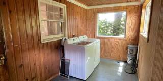 4 bedroom 1 1/2 bath single family house with yard. Gallery 48