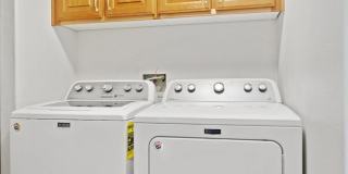 Gorgeous 2 Bed 2 Bath Dublin Townhome with Amenities! Centrally Located! Gallery 22