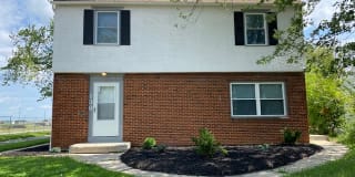 136 North Everett Avenue Gallery 1