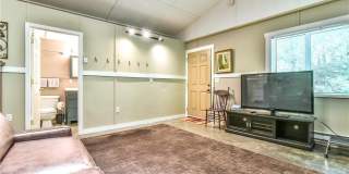 543 College Street Gallery 5